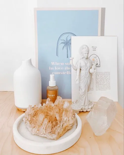 Can You Put Clear Quartz Under Your Pillow