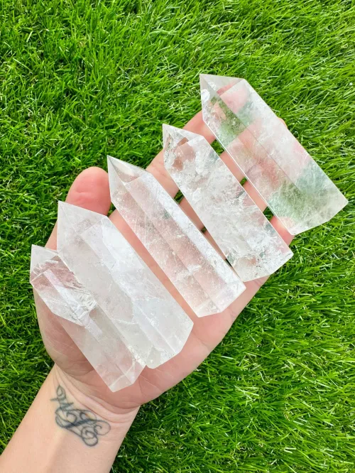 Magnified view showing hexagonal quartz structure and striations