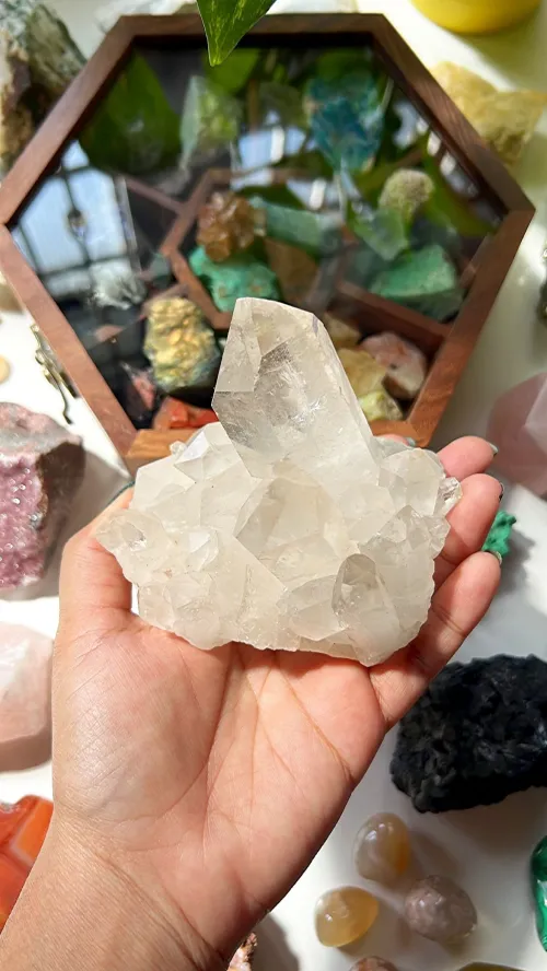 Does Clear Quartz Attract Love